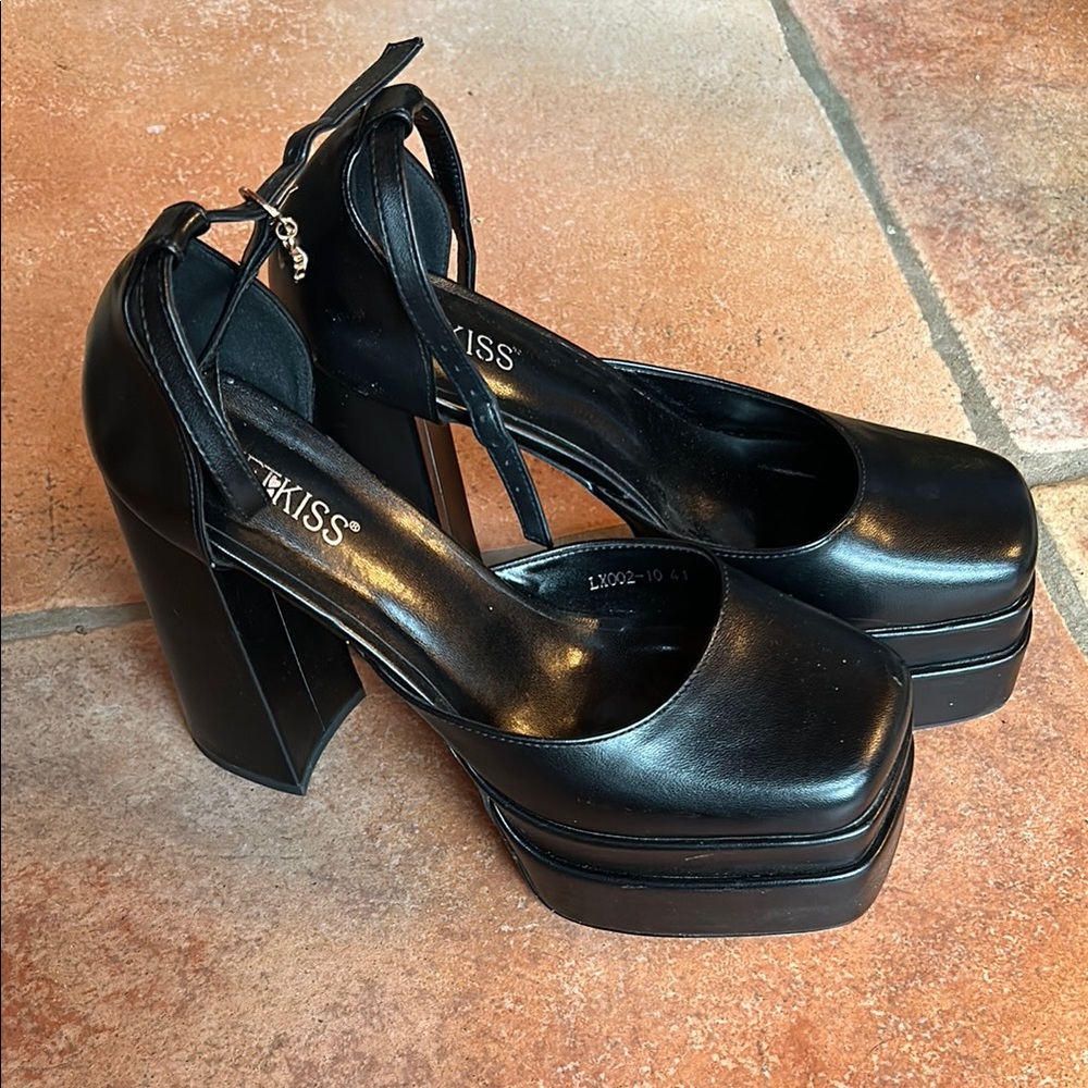 Kiss Black Platform Pumps with Ankle Strap
